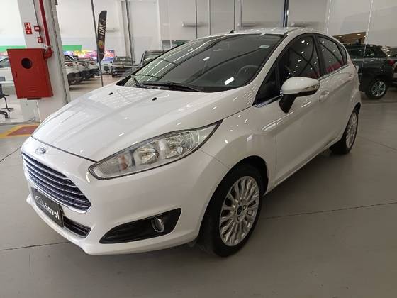 FORD FIESTA 1.6 TITANIUM HATCH 16V FLEX 4P POWERSHIFT FORD FIESTA 1.6 TITANIUM HATCH 16V FLEX 4P POWERSHIFT